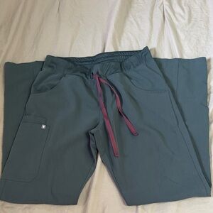 Medium tall figs bonsai kade pants like new! MSG me for top bundle